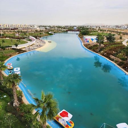 Damac Hills 2 Retreat- Tranquil Luxe, Beyond City With Waterpark Dubái Exterior foto